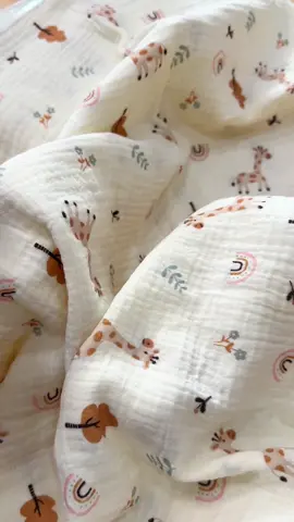 Các mom nhìn lượt bán và lượt đánh giá là đủ hiểu rồi đó.Xịn 👍#khantamiuem #khantamchobe #khantam4lop #mevabe #xuhuongtiktok 