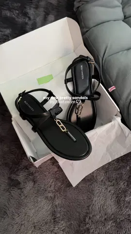 Ada yg baru nih🖤💫 @BOSTANTEN.SHOES #sandalwanita #bostanten #bostantenshoes 