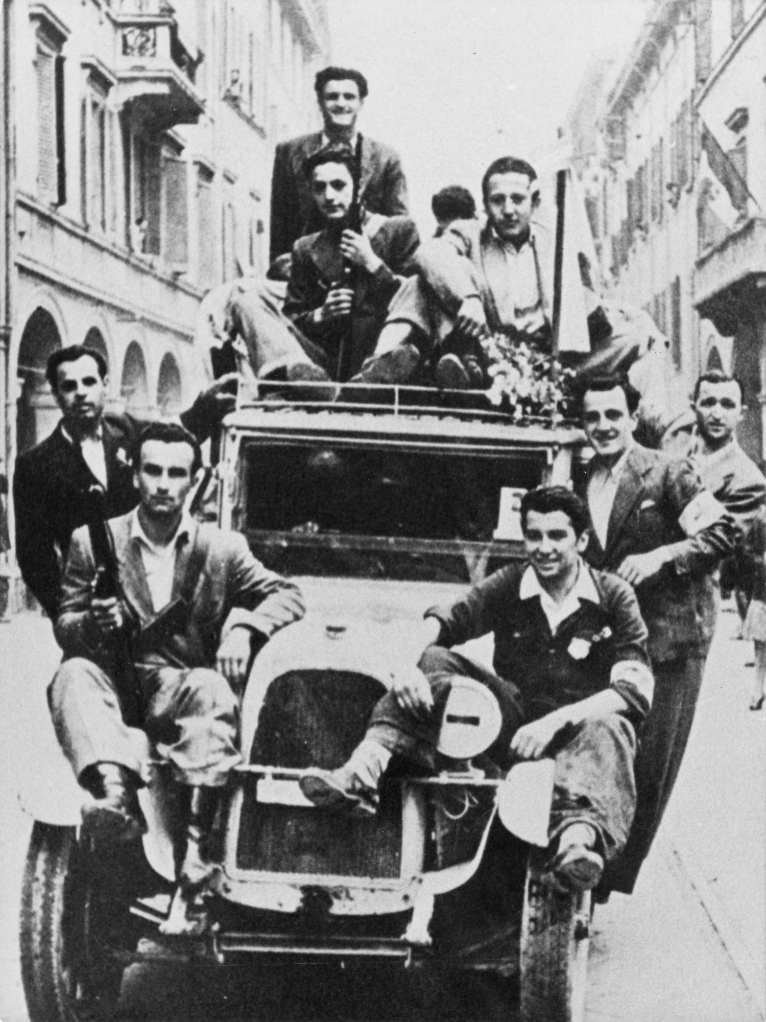 Emilia Romagna in Italy shows what a real cooperative economy looks like. Here, co-ops are not on the fringe. They shape how the entire region works. Cooperative banks fund local businesses. Farmers and workers own and manage production. Even global companies like SACMI and Granarolo are rooted in cooperative structures. This model keeps wealth circulating locally. It supports jobs, community services and resilience against global shocks. It proves you can build an economy on mutual support and local ownership. #Cooperatives #Italy #EmiliaRomagna #LocalEconomy #CommunityWealth #MutualAid #WorkerCoops #SocialEconomy #EconomicResilience #CoopModel