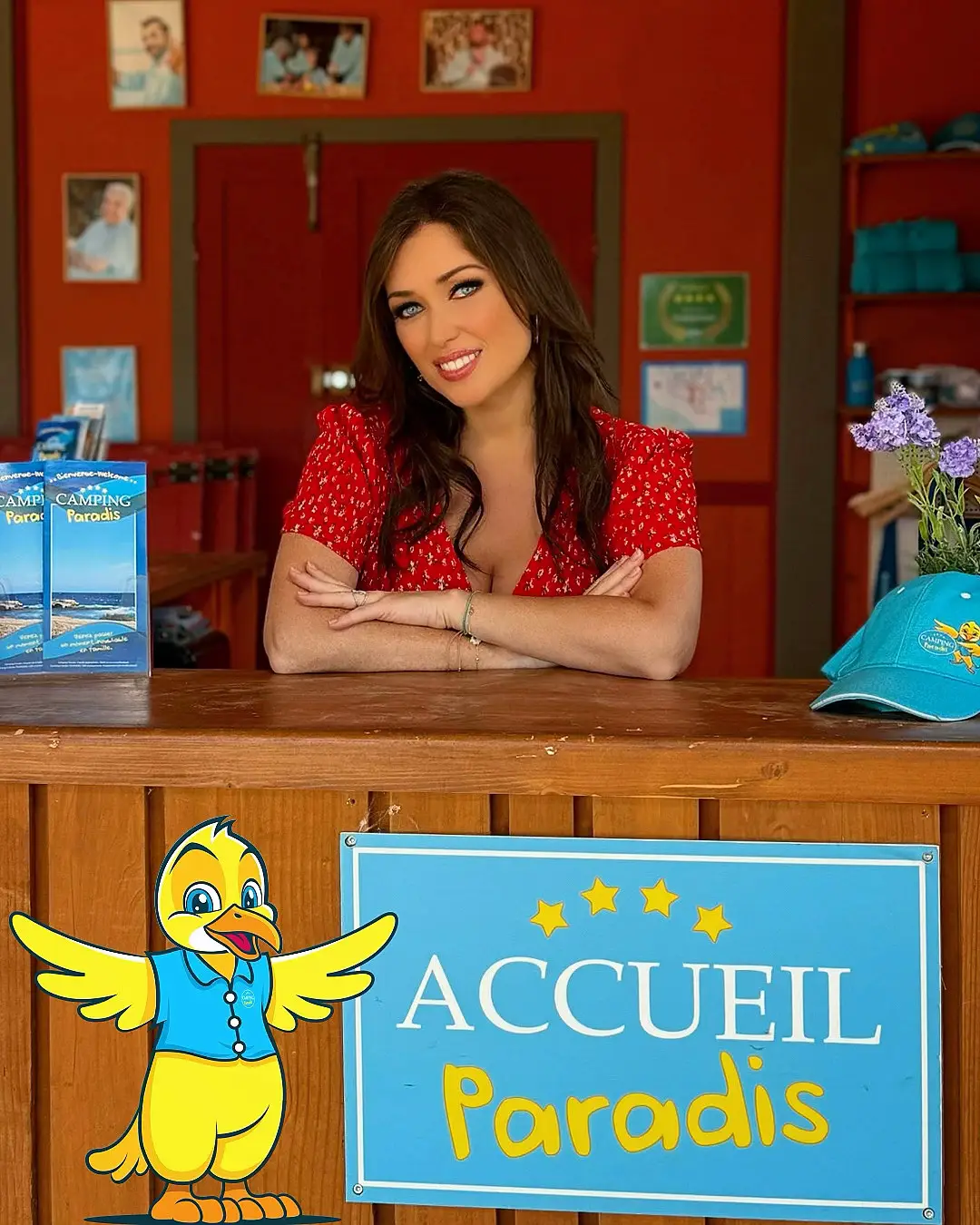 Ça y est mon nouveau clip « Piki » est en ligne sur ma chaîne YouTube ! 🐥💛 la mascotte officielle du Camping Paradis débarque pour l’été ☀️ Hâte d’avoir vos retours 🥰 Bel été à toutes et à tous 💋 #clip #piki #campingparadis #Summer #music