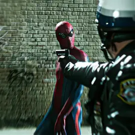 Dodging a banana vs dodging bullets 💀🙏 #andrewgarfield #spiderman  