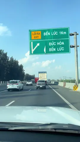 VF3 lên cao tốc, nhìn nể thực sự.