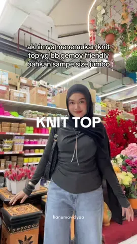 sukaa bgtt sama model top nyaa 💗 simple tapi tetep cantikk 😋 #knittop #outfitinspo #outfitideas #ootdhijab #fitcheck #OOTD 