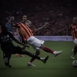 ses; @Eren  . . . #mauroicardi #galatasaray 