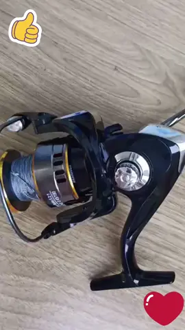 Galera, olha só! Molinete Metal EVA HD1000-7000, resistente à sal, segura até 10kg de peixe. 60% de desconto agora, e estoque está na contagem regressiva. Compre já! #PescaEmAguaSalgada #desconto60 