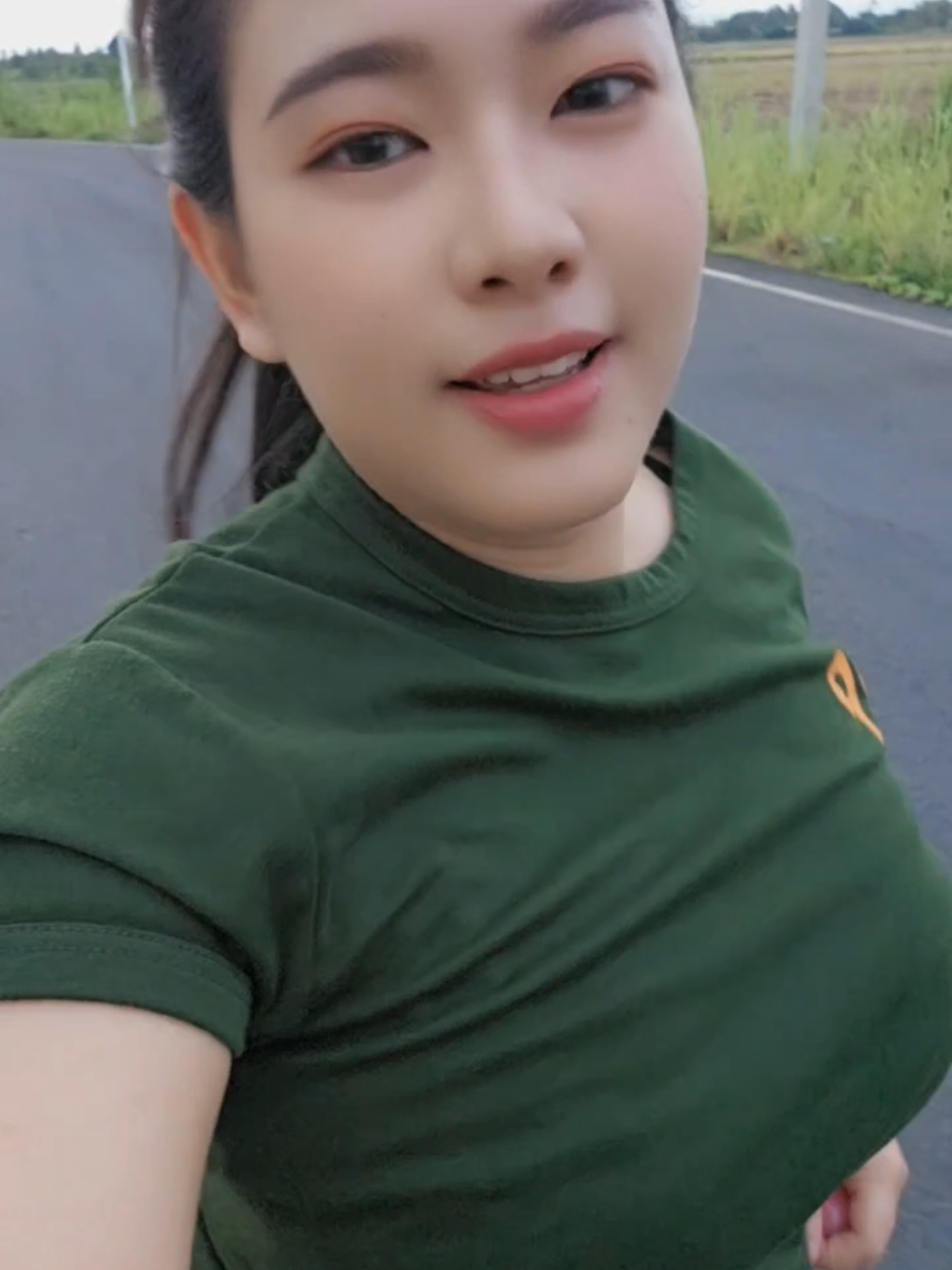 ตาลายดี​ 😅 #วิ่ง #ออกกําลังกาย #hoka #นู๋แมวเหมียว #ลพบุรี #น่ารัก 