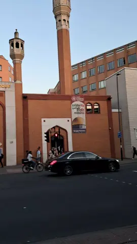 The East London Mosque #eastlondon #eastlondonmosque #jummamubarak #reminder #foryou 