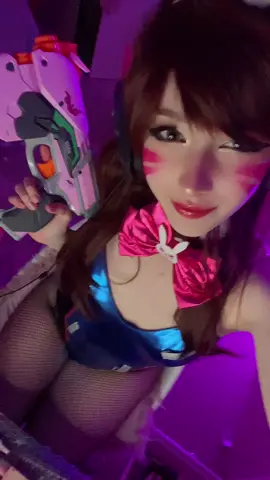 I used to post like 18 videos a day maybe I'll start doing that again #cosplay #dva #overwatch #overwatch2 #GamerGirl #fyppppppppppppppppppppppp 