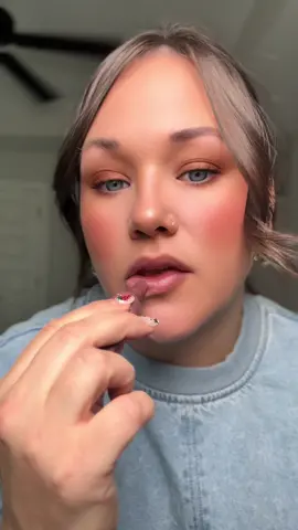 This dress always makes me feel effortlessly cool 💙 Wearing the Harlow Mini Dress in Light Wash…a staple I keep coming back to. Easy, breezy, and just the right amount of edge. #OOTD #DenimDressDays #midsizefashion #EffortlessStyle #freepeople @Free People 