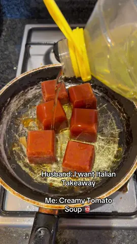 Making Traditonal 🇮🇹 Italian Creamy Tomato Soup 🌿🥫 The Kate’s Way 👩‍🍳 #husband #wife #bluecollar #katesway #italianfood #britisfood #soup #tomatosoup #Recipe 