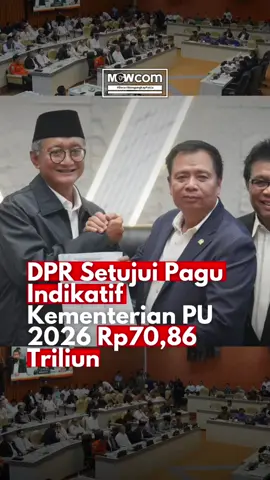 DPR Setujui Pagu Indikatif Kementerian PU 2026 Rp70,86 Triliun Komisi V DPR RI menyetujui pagu indikatif Kementerian Pekerjaan Umum (PU) untuk Tahun Anggaran 2026 sebesar Rp70,86 triliun. Persetujuan itu diputuskan dalam rapat kerja di Gedung DPR RI, Senayan, Jakarta, Kamis (10/7/2025). Menteri PU Dody Hanggodo menyampaikan, struktur anggaran 2026 tetap difokuskan pada penanganan jalan nasional untuk meningkatkan konektivitas wilayah, mendukung ketahanan pangan, serta memperkuat jaringan irigasi dan normalisasi sungai sebagai upaya mitigasi bencana banjir. #fyp #viral #dprri #dodyhanggodo 