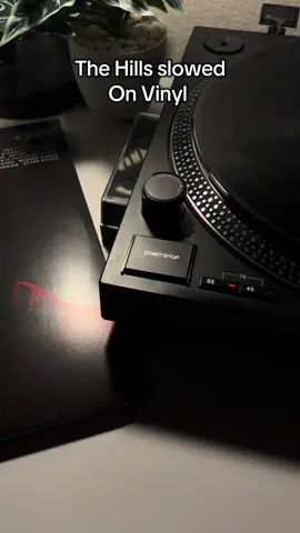 I only call you when it half past five #vinylrecords #vinyl #vinylcollection #slow #slowedsongs #trending #theweeknd #abeltesfaye #xo#thehills 