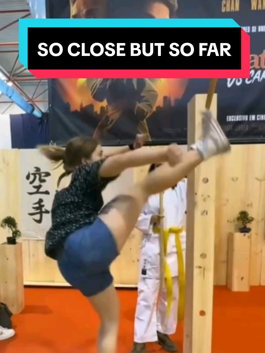 Let's be clear, the bar was too high, it's not a problem of qoqsik's height and elasticity! #qoqsik #qoqsik1 @qoqsik #kick #highkick #martialarts #fail #portugal #twitch #irl #streaming
