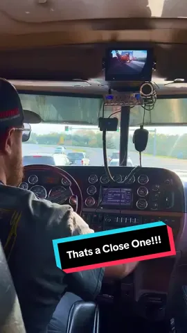 Gotta Pay Attention😱 #trucks #trucking #trucker #truckdriver #peterbilt #scania #kenworth #semi #largecarmafia #iowacustoms #gisholland #dieselpower #dieselmechanic #diesellife #righttracksystem #stance #power #speed #trending #viral