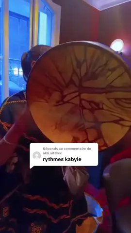 Réponse à @akli.aitzikkiLe magnifique rythme kabyle au Bendir by me 🙏@louiza lehna @Myriam K danse vous vous souvenez ❤️🌺#kabyle #bendirkabyle #rythmekabyle #kabylie #ourarelkhalath #urar #🇩🇿♓️ 