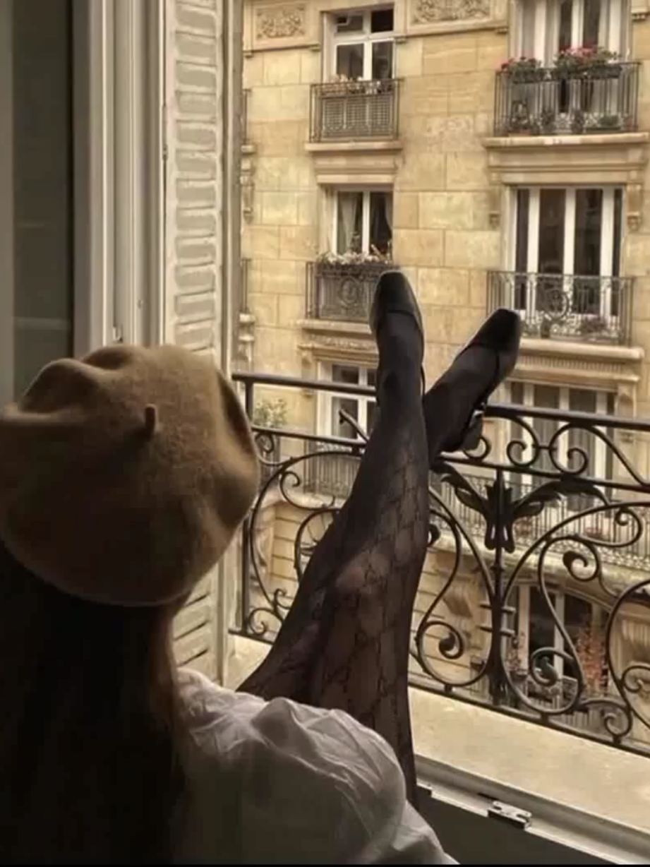 Je Veux #lyricsedit #song #frenchsong #jeveux #zaz #fyp #foryoupage #france #aeshetic #paris 