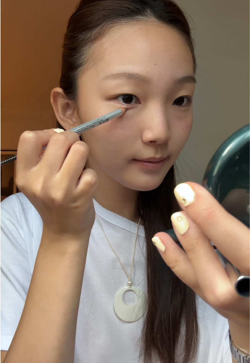 sephora lash curler kinda slays…. #grwm 