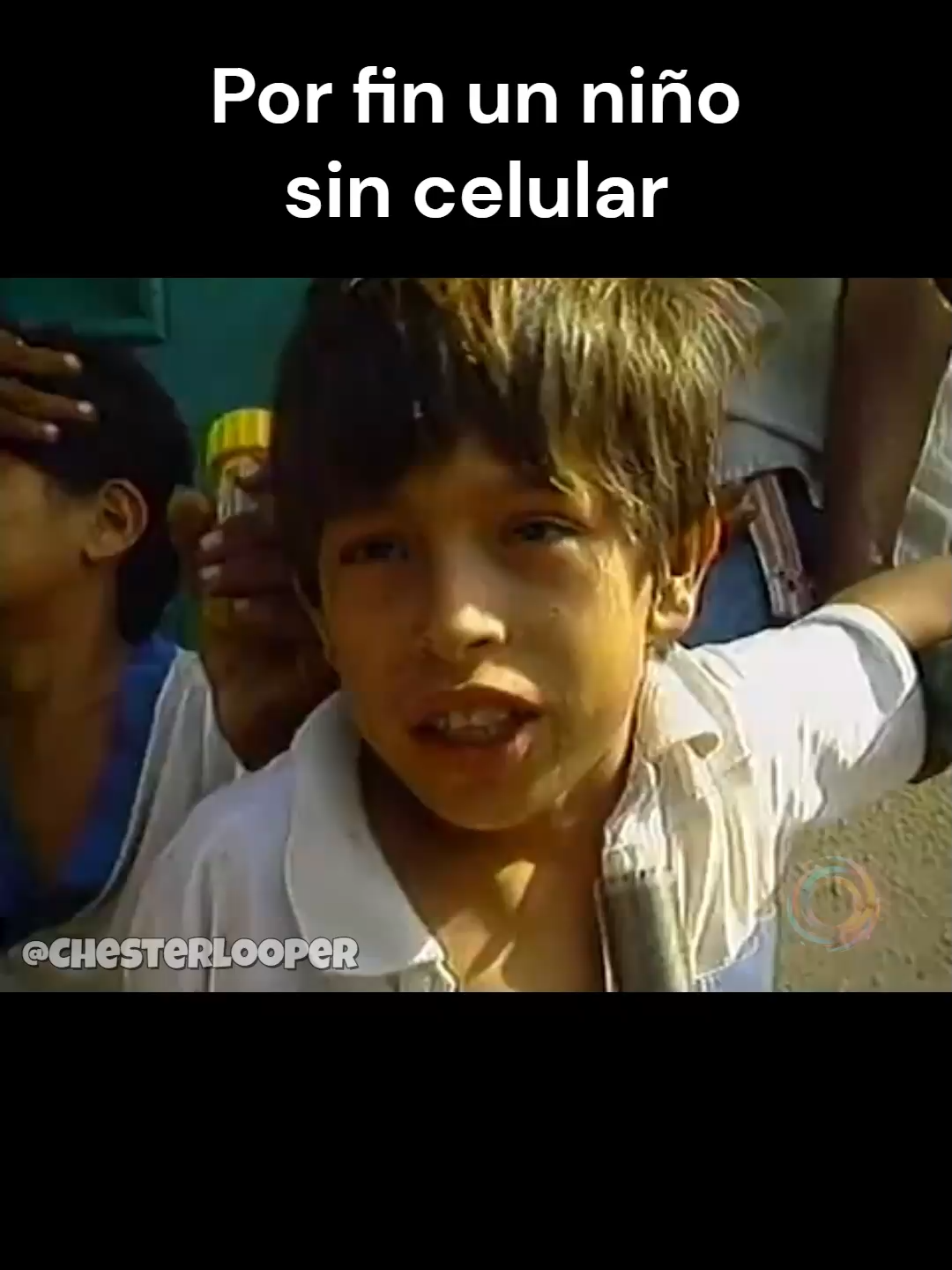 un aplauso a los padres, por favor. 👏👏👏 #meme #colombia #gamin