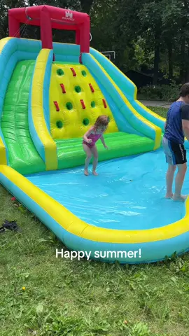 #inflatablewaterslide #funsummertoys #summeractivities #fyp #funforkids #funinthesun