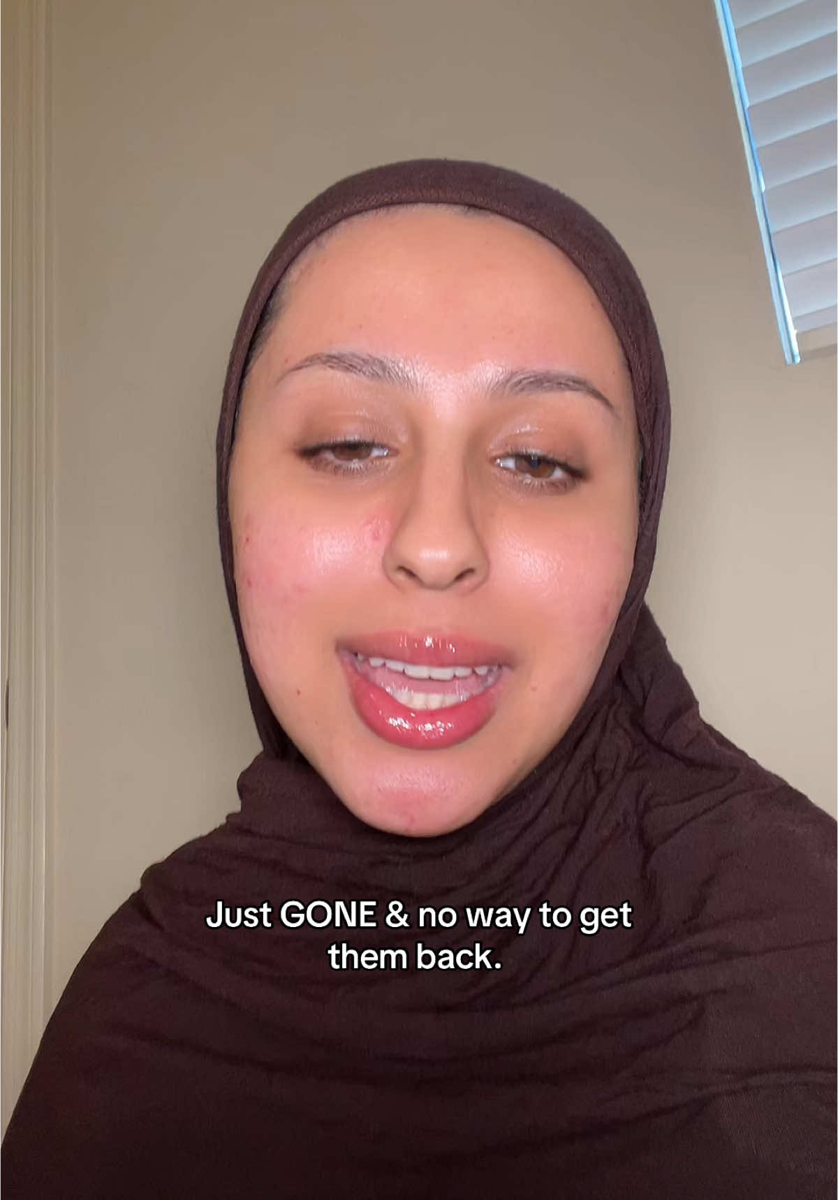 It’s me! Hi! I’m the makeup artist it’s me 🙈 starting from scratch once again (if the app lets me) what a nightmare  #makeup #makeupartist #sacramentomakeupartist #bayareamakeupartist #makeuptutorial #grwm #vent #glowbysamera 