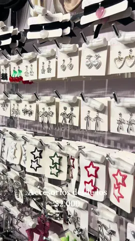 Encuéntranos en la  Galería Dos Caracoles Local 06 B Metro Los Leones Santiago de Chile #santiago #chile #handmade #pyme #fashion #cute #kawaii #aesthetic 