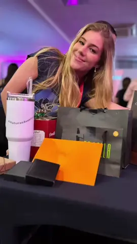 Todos temos um início e feito com dedicação os resultados vem, ser reconhecido por isso é extraordinário🩷🧡 Faça parta da maior consultoria do Brasil e faça seu cadastro pelo site é simples e rápido😉 @Consultoria Natura e Avon  #consultoranatura #reconhecimento #destaque #publi #foryou 