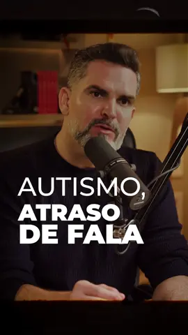 “É só atraso de fala, doutor? Ou pode ser autismo?” Essa pergunta é mais comum do que parece. E revela uma das maiores armadilhas da jornada do diagnóstico: achar que falar tarde é normal... ou que só pode ser Autismo. Mas a verdade é outra: o atraso de fala é um sinal, não uma sentença. E entender o que está por trás disso é o que muda tudo. Com 18 meses, uma criança típica costuma falar entre 30 e 50 palavras. Aos 2 anos, espera-se algo entre 200 e 300. Não é uma regra rígida, mas é um norte. Quando esse desenvolvimento não acontece, algo precisa ser investigado. Nem todo atraso é autismo. Mas todo atraso significativo exige ação. Transtornos como o TDL (Transtorno do Desenvolvimento da Linguagem) são duas a três vezes mais comuns que o autismo, segundo estudos epidemiológicos (Bishop et al., 2017). E também podem gerar impactos duradouros se não forem tratados logo. O problema é que, diante do atraso, a família começa a ouvir de tudo: “é preguiça”, “é só esperar”, “menino fala mais tarde mesmo”. E nesse mar de informações erradas, o tempo vai embora. E junto com ele, a chance de uma intervenção eficaz. A fala é o que mais assusta porque é o que mais se mede. Mas autismo não é só isso. É sobre socialização, reciprocidade, interação, padrões repetitivos. A fala pode ser o início do fio, mas puxar esse fio é o que salva. 🔴 Compartilhe com quem precisa entender isso com urgência. E aproveite para me seguir: todos os dias eu trago conteúdos como esse, com base científica e linguagem real, pra te ajudar nessa jornada.