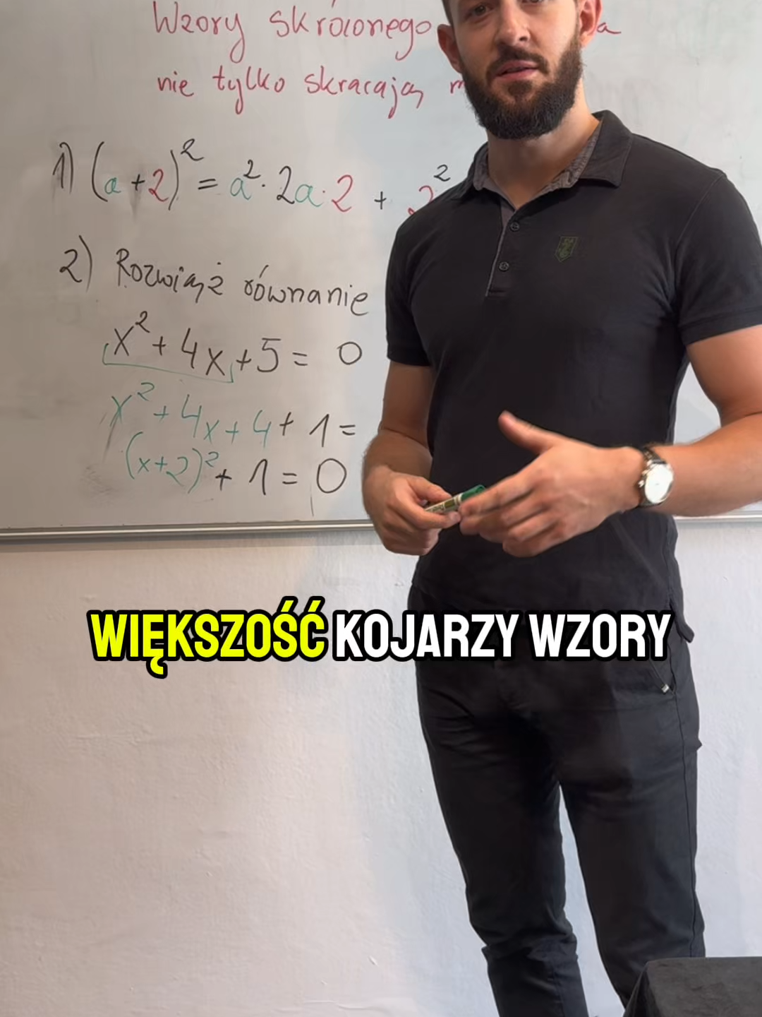 Wzory skróconego mnożenia to nie tylko nudne przekształcenia algebraiczne! 😎 Zobacz, jak możesz je sprytnie wykorzystywać w zaskakujących sytuacjach – od obliczeń w pamięci po rozwiązywanie równań błyskawicznie! 💥💡 👉 Więcej lekcji na: https://matematyczniwirtuozi.pl/ #matematykatiktok #wzoryskróconegomnożenia #matematycznehaki #fyp #matura #tricki #matematyczniwirtuozi #szybkienauka #edutok #algebraprostsza