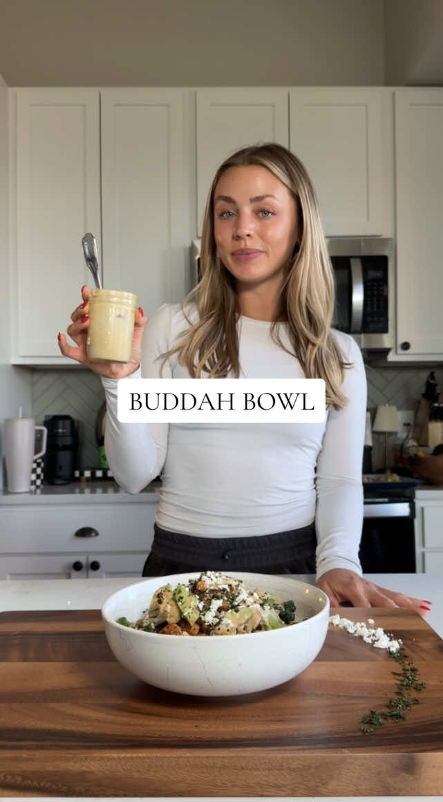 Your new fav dinner bowl 🫶🏼 recipe in bio!!  @FAGE @freshthymemarket @nutiva @Mike’s Hot Honey @Bragg Live Foods @Caraway Home @Graza @Simply Organic  #healthymeals #mealprep #Foodie #nutrition #quickrecipes #mealprepideas #dinner #healthyrecipes 