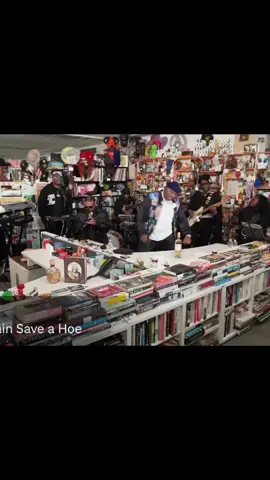 E-40 ain't saving you, sis💅😭 #E40 #tinydesk #tinydeskconcerts #northerncalifornia #bayrapper #rapper #hiphop #hiphopmusic #rap #rapculture #bayera #foryou #foryoupage #explorepage #trending #viral #legendaryrapper #legends #hiphopculture #hiphoplegend 