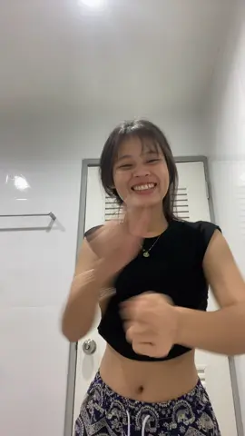#karengirls🔴⚪️🔵 #ချစ်တဲ့စိတ်လေးနဲ့ကြည့်ပေးပါနော်😘😘😘😘 #အပျင်းပြေဆော့တာပါရှင့်😀😀 @FB:Kyawt lin 
