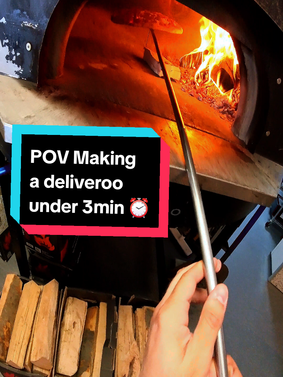 Making a deliveroo under 3 min⏰️ #pizzamaking #pov #pizza #viralvideos #pizzalovers @The Pizza People 