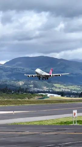 Siguiendo con los vientos de verano #boeing #B747 #queen #goaround #Quito #mariscalsucre #ecuador #fypシ #paratii 
