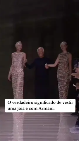 Vestir Armani não é sobre moda. É sobre presença, sofisticação e aquele silêncio que fala mais alto do que qualquer tendência. Porque quando a peça veste você como uma joia, não precisa de mais nada. Armani é mais do que estilo é assinatura. #armani #elegancia #moda #vaiprofycaramba #fyp 