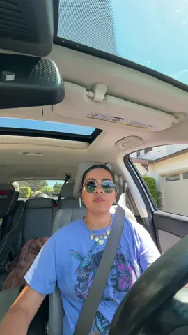 Is everyone else in their señora plant era? I like to stick to succulents because they tend to not die as easily 😅