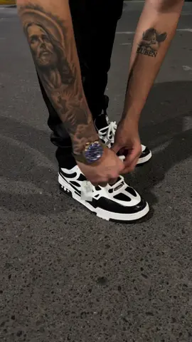 Atando mis Louis Vuitton skate 😍 #zapatillas #lv #tendencia #sneakers #outfit 