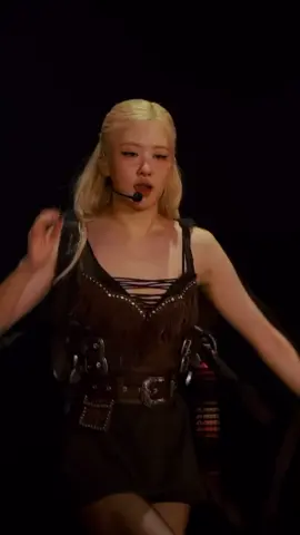 ROSÉ JUMP BLACKPINK WORLD TOUR 2025 #ROSÉ @ROSÉ #BLACKPINK 🖤💖 #blackpinkworldtour #jump #blackpink #roséblackpink 