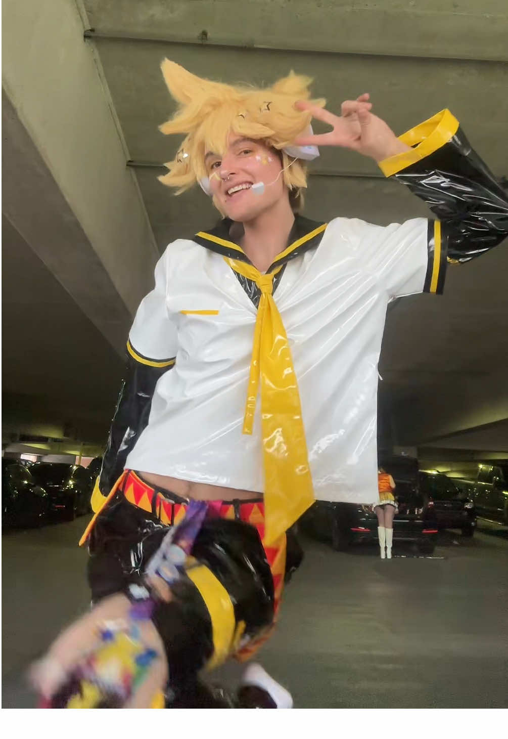 Hehe new cosplay I brought this year to con!! #lenkagaminecosplay #lenkagamine #vocaloid #vocaloidcosplay #weebconindy #vocaloidlen 