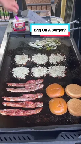 Egg or no egg? If you’ve never tried a breakfast burger, you’re missing out! The crunch from burger the hashbrowns and sopping sauce from the over easy egg are the perfect combo! #griddle #blackstone #weberslate #baconup #burger #smashburger #smashburgers@Bacon Up Bacon Grease 