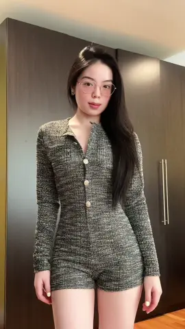 Thấy đồ ngủ của cô nhìn dịu ko mấy trò