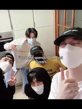 Meskipun terlambat, terimakasih udah memberikan ruang waktu untukku mewujudkannya setelah 7tahun 🥹😭 I love u DAY6 & EaJ💖💖💖💖💖💖 #day6 #eaj #foreveryoung #prambananjazz2025 #eajpark #eaj1 #canwejustpause 