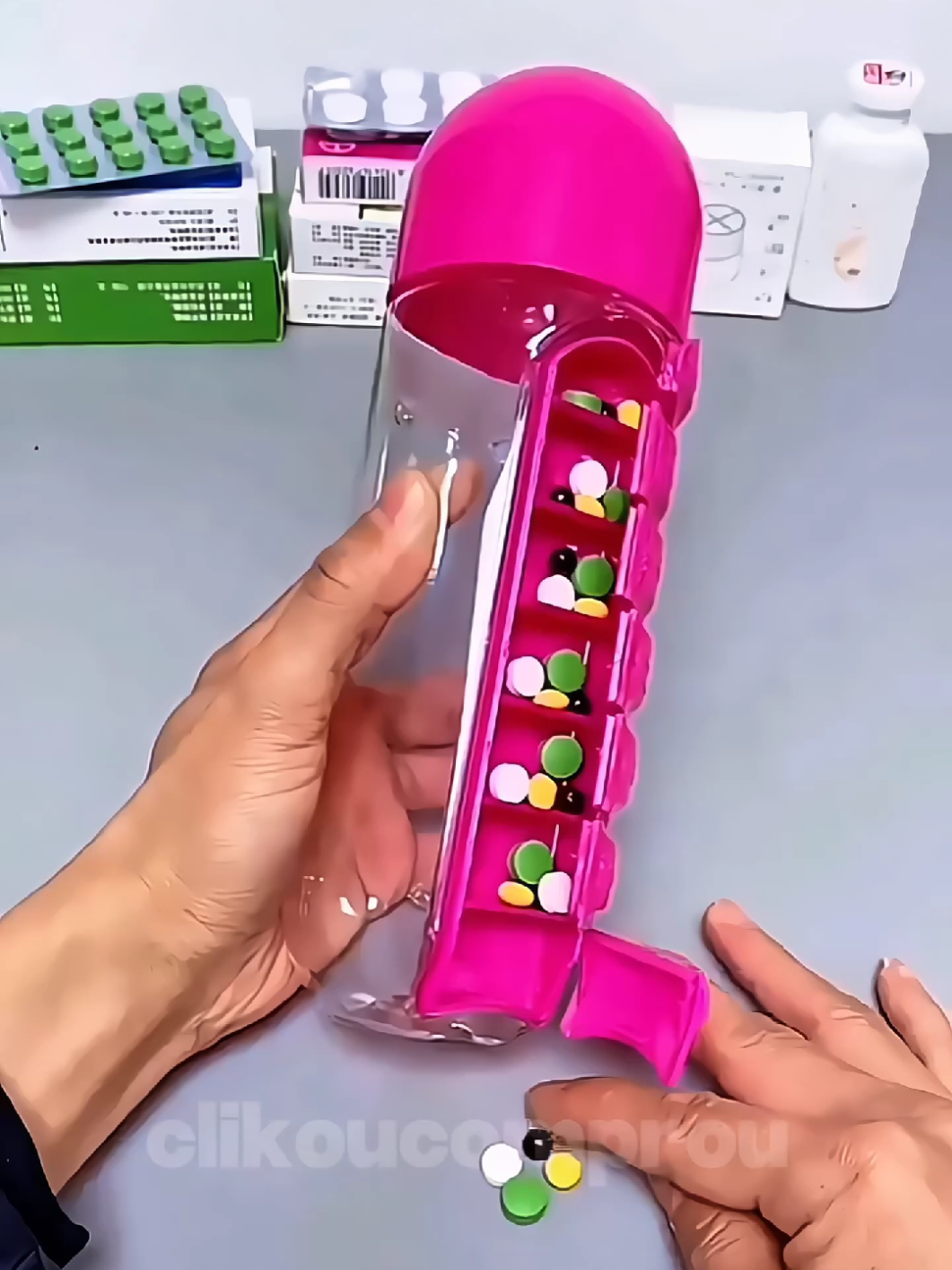 Garrafa para Academia Fitness de água porta comprimido suplemento 600ml 