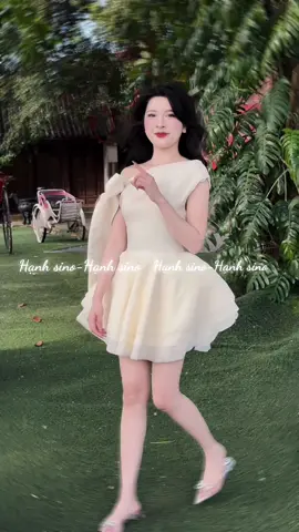 #xhuong #xh #tiktok #vayxinh #thoitrang #homnaymacgi #thoitrangcongso #viral #trending #homnaymacgi #trend #LearnOnTikTok #phoido #xhtiktok #style #quanao #fashion #outfit #fyp #foryou #thoitrangtiktok 