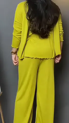 Setelan Atachi Knit Rib Wanita Cek Keranjang Kuning...