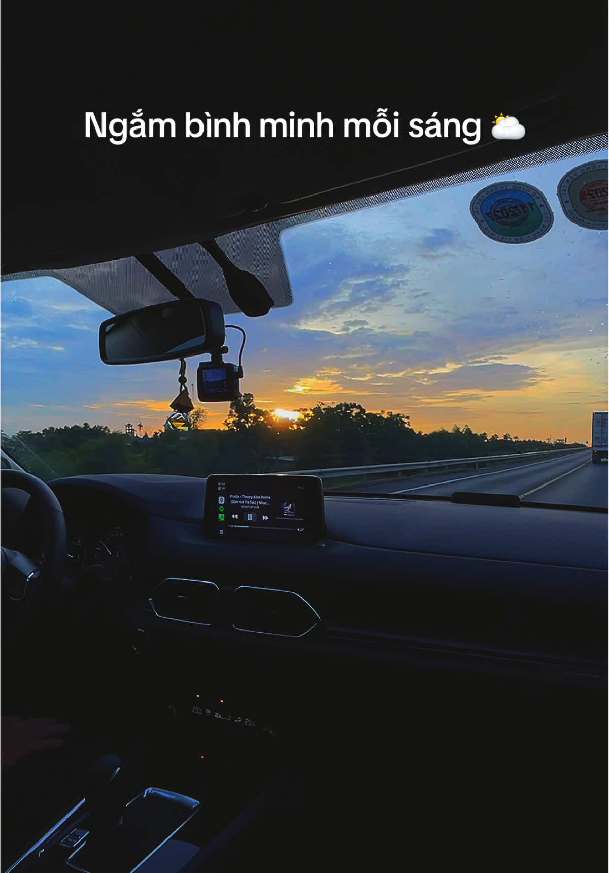 Bình minh mang lại năng lượng tích cực 🌥️ #car #chill #mazda #trending #xuhuong 