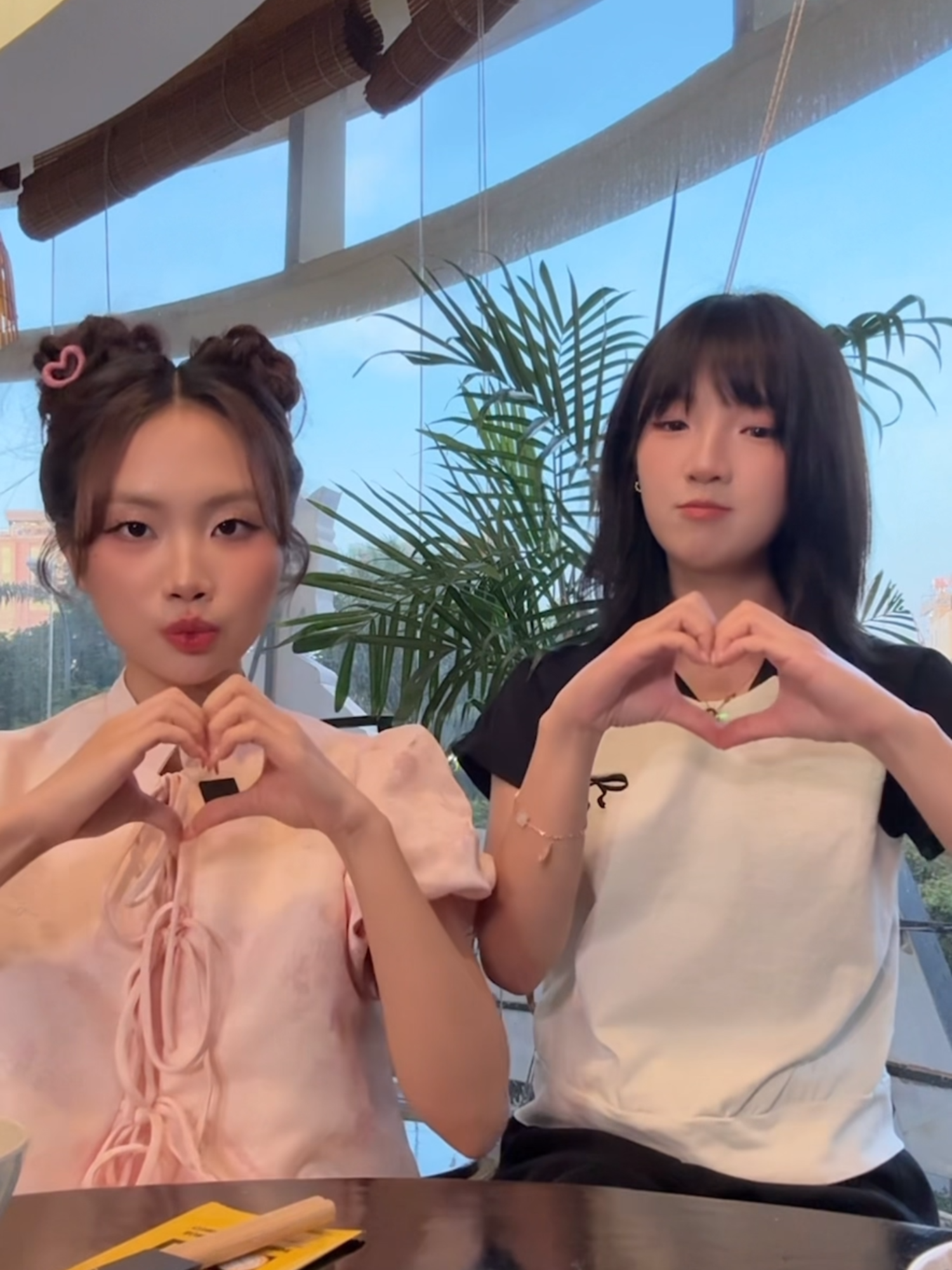 Suỵttt! Tối nay! Tụi mình! Hẹ hẹ hẹ  #phuongmychi #SingAsia