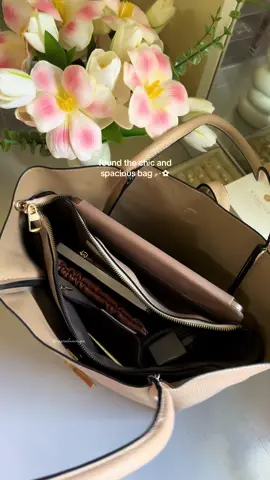 its back to school and you found chic and spacious bag from @MUMUSELECT PH #bag #mumuselect #shoulderbag #backtoschool