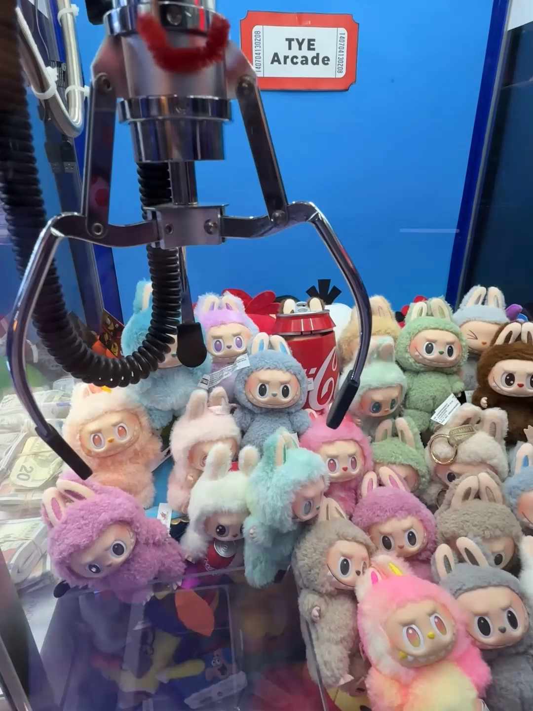 Labubu Dreams #fyp #viral #clawmachine #arcade #labubu #popmart
