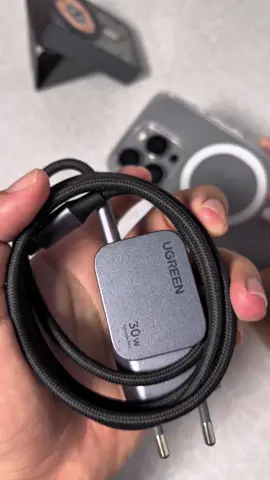 Rekomendasi adaptor fast charging untuk iPhone 15 - 16 pro max, btw chargeran ini juga bisa dipake buat hp android 👌 #ugreencharger #ugreennexode #chargerfastcharging #chargeriphone #gadgetin 