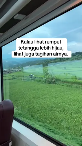 Tapi ini bukan tentang rumput~ Yuk kita yukuri apa yang kita miliki 🙏🏻 Source: X #dailyqutoes #quoteoftheday #kutipanhidup 